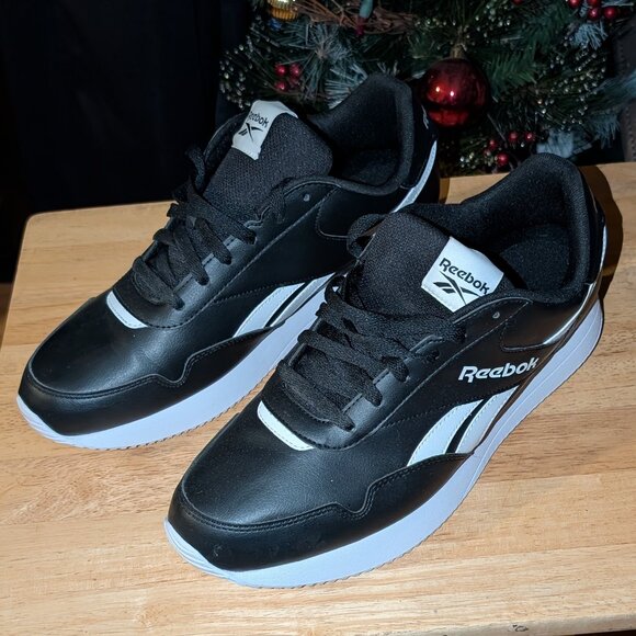 Reebok - Picture 2 of 3